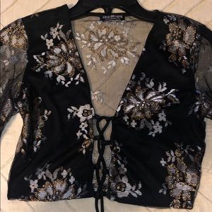 Cropped long sleeve shirt